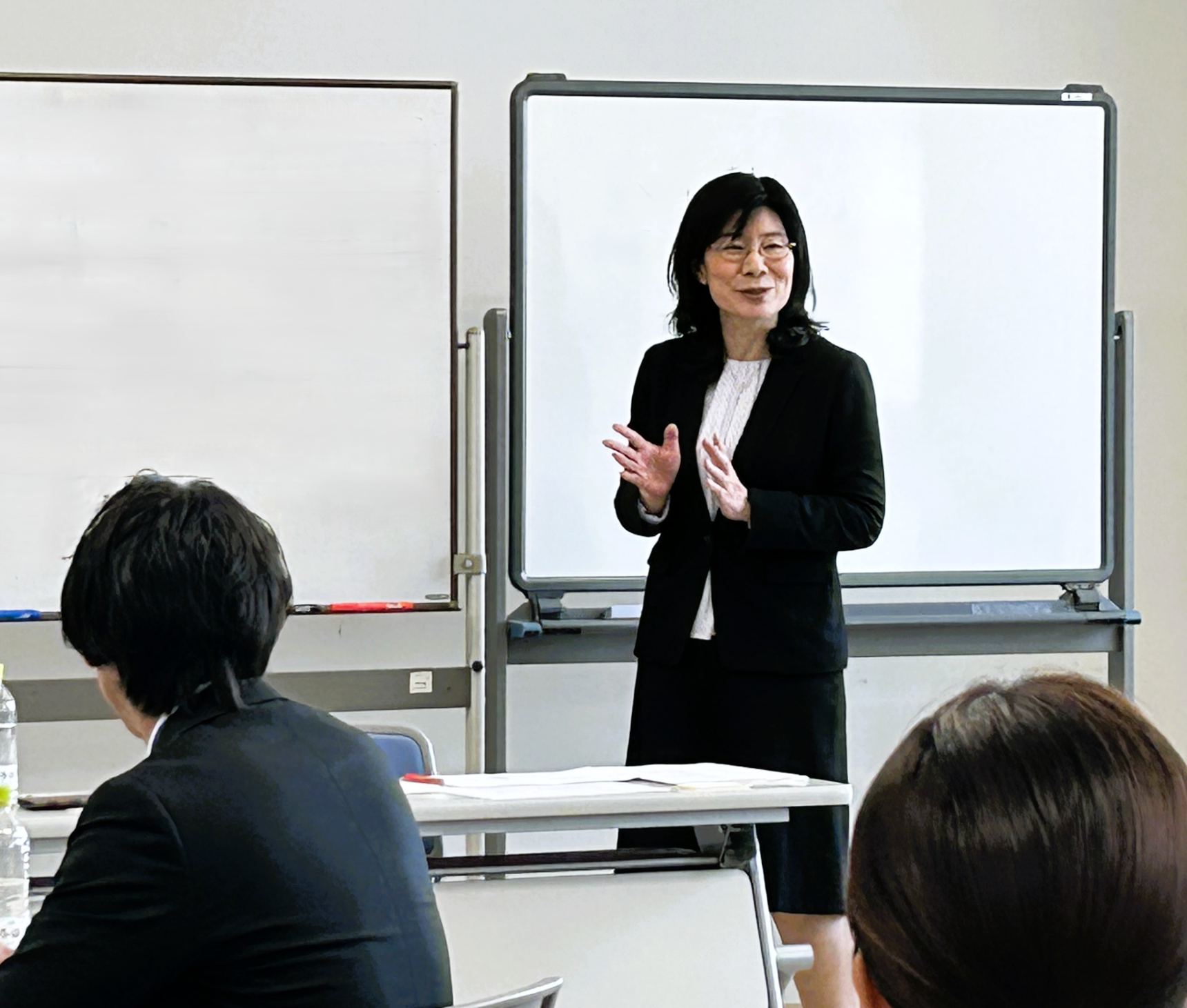 研修で登壇し、参加者に語りかける早川美由紀